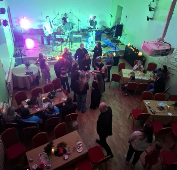 003f06ad-b939-4409-b99e-8cff75d8d9b7